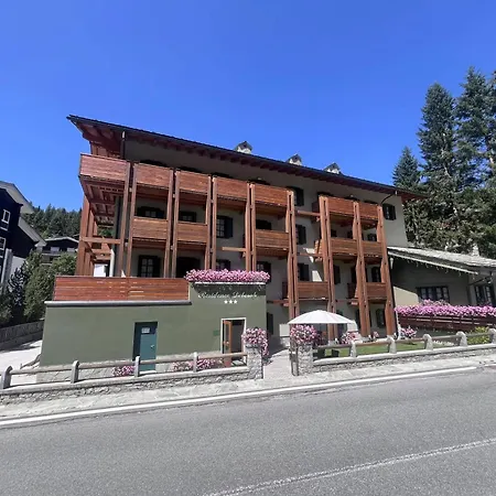 Appart hôtel Deborah 3*